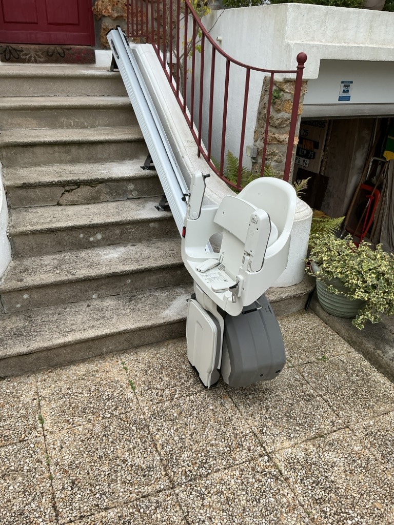 Installation monte-escalier S100 exterieur 7